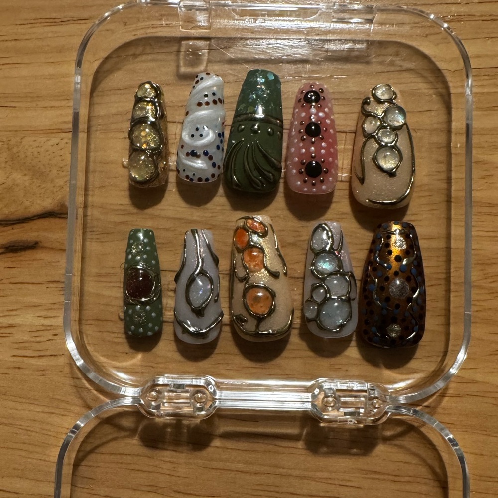 Handmade Nails - Picture 2 of 4